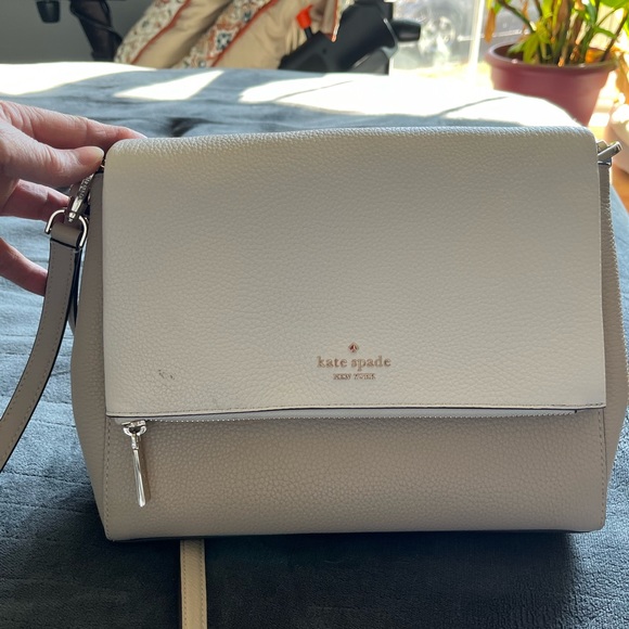 Kate Spade leather bag. shoulder strap and cross body strap. great summer bag - Picture 5 of 9